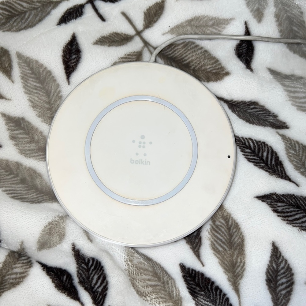 Wireless charging pad